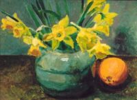 Jan Altink: Stilleven met narcissen in een pot en een sinaasappel