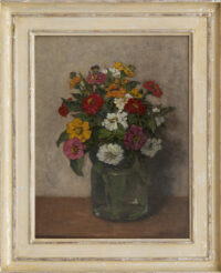 Johannes Evert Hendrik Akkeringa: Zinnia's in een glazen vaasje (in lijst)